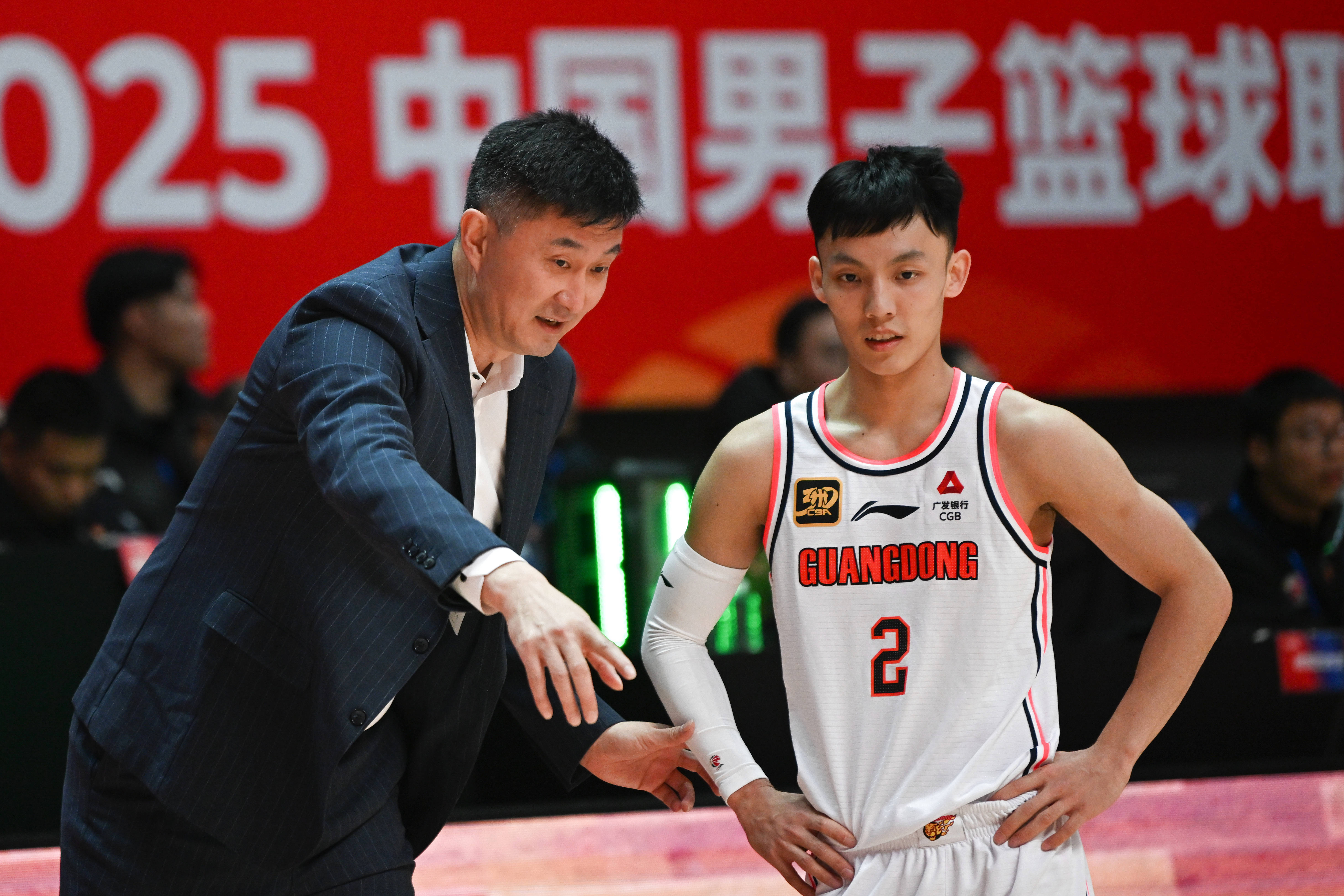 关于徐杰17分广东逆转青岛王哲林20+10上海胜广州的信息