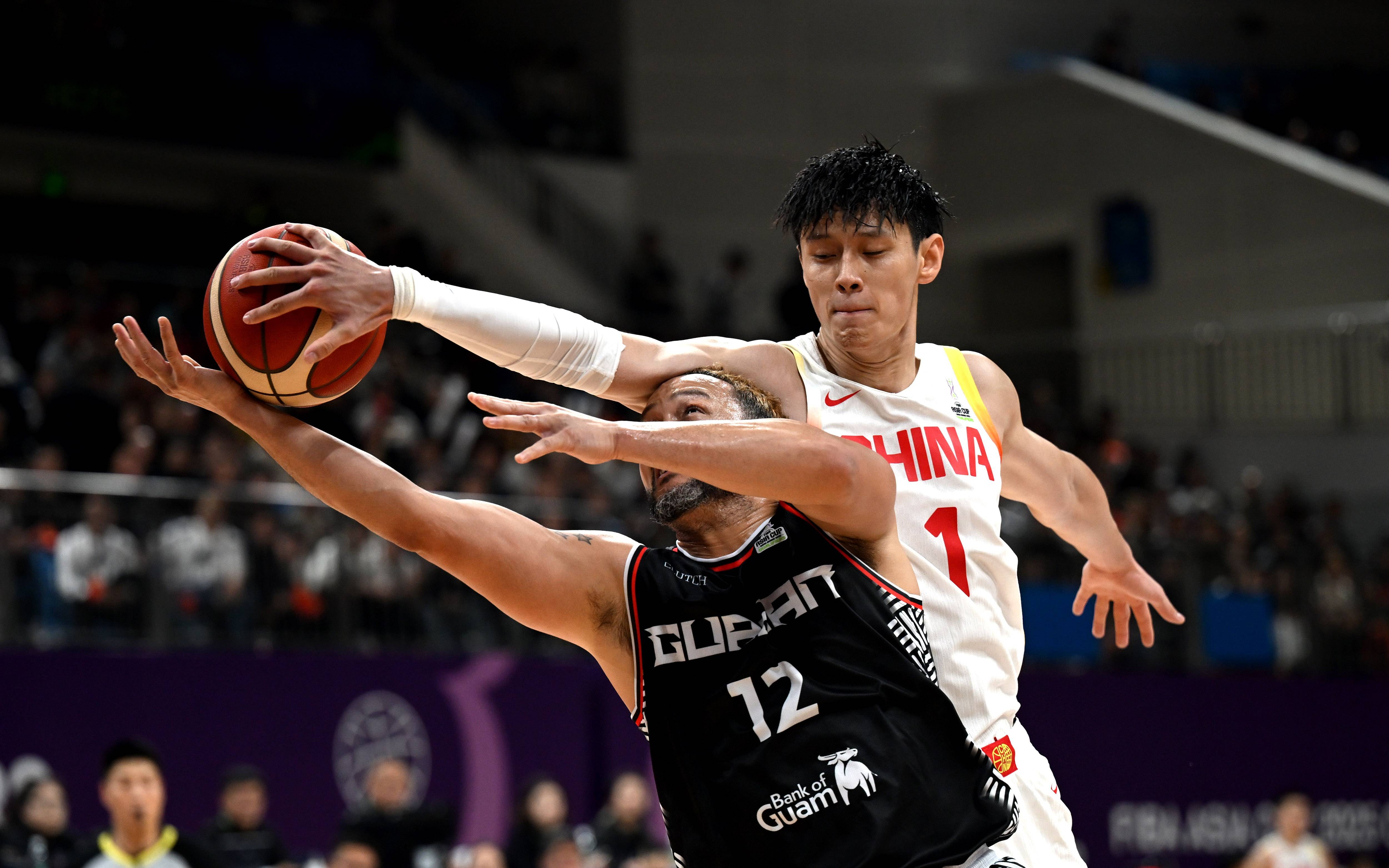 包含曾凡博因伤无缘亚洲杯，中国男篮：曾凡博返回俱乐部进行康复的词条