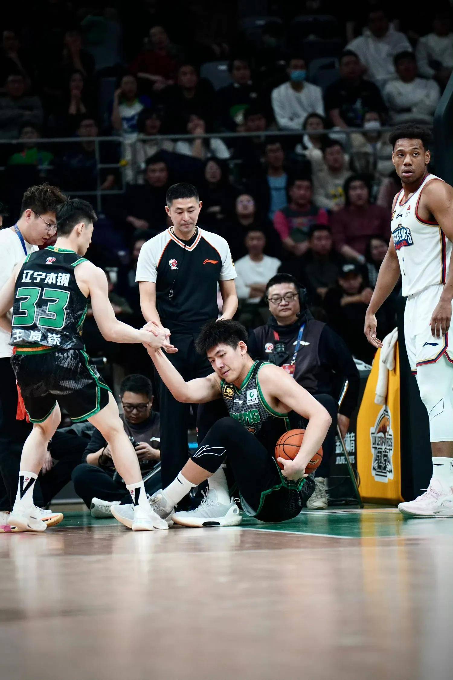 辽宁男篮主场大胜天津队，豪取五连胜
