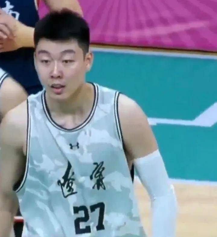 辽宁此前向克里斯出过不错的报价，但被他本人拒绝的简单介绍