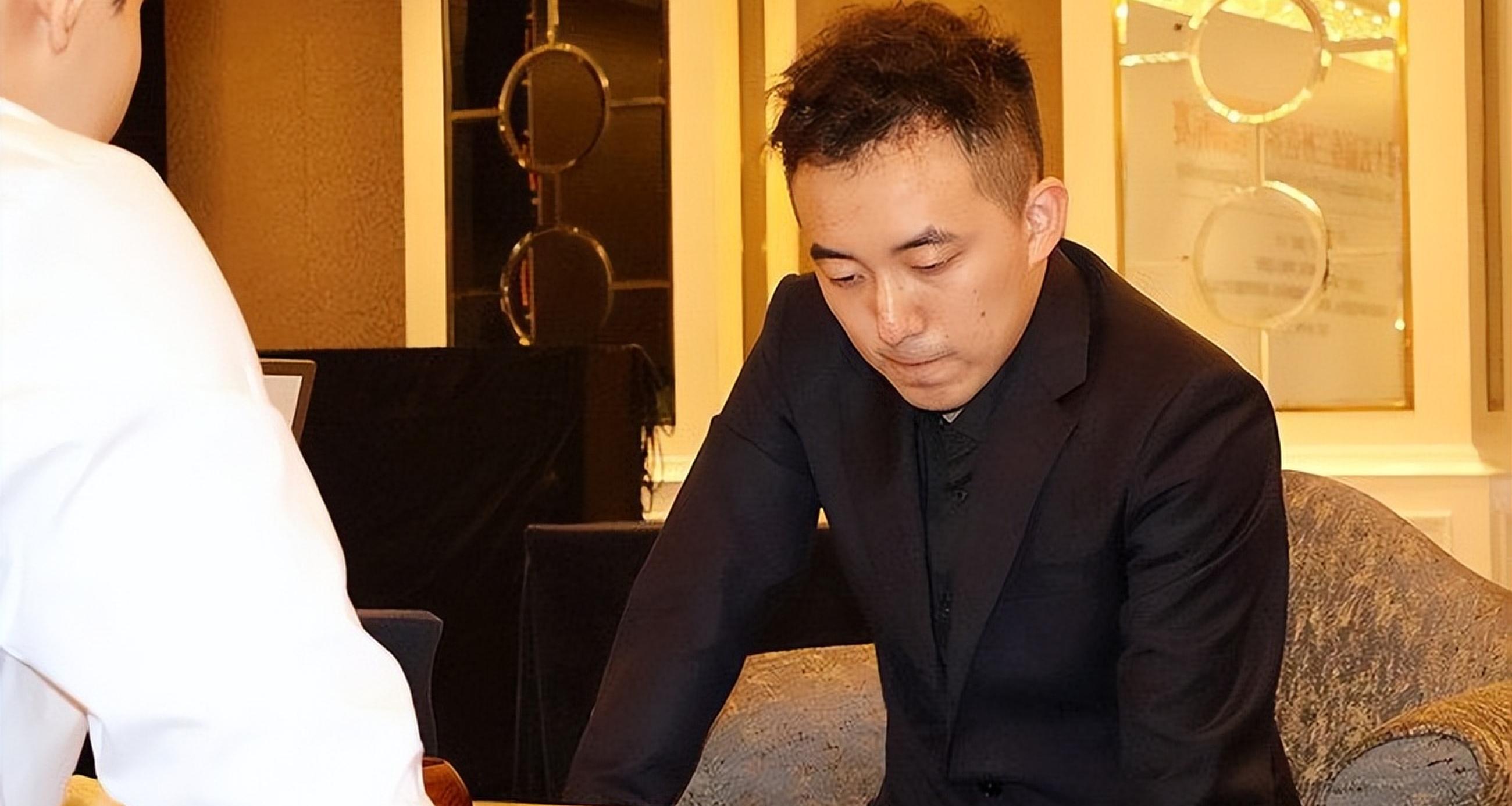 杨楷文问鼎春兰杯职业生涯首夺世界冠军(锦帐春宵倒浇红烛txt)